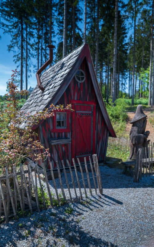 Village de Maugis, un des espaces d'animation d'animation de l'Elfy Park