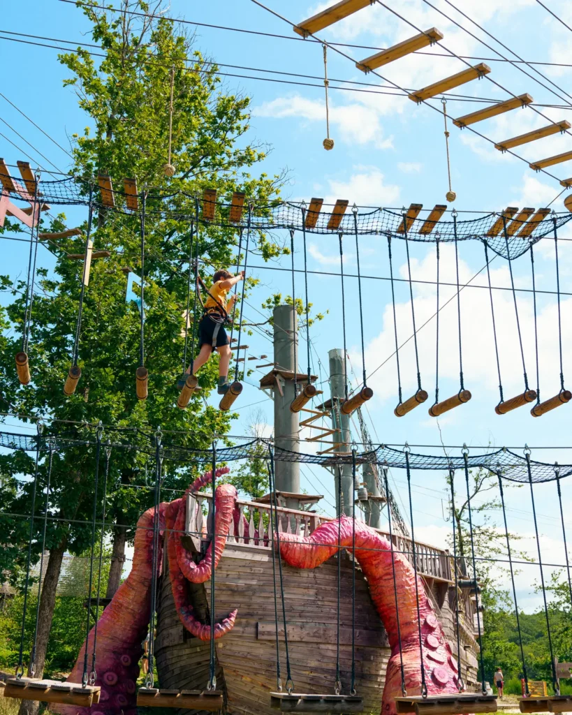 Le kraken du Corsaire Volant sous les ateliers aériens