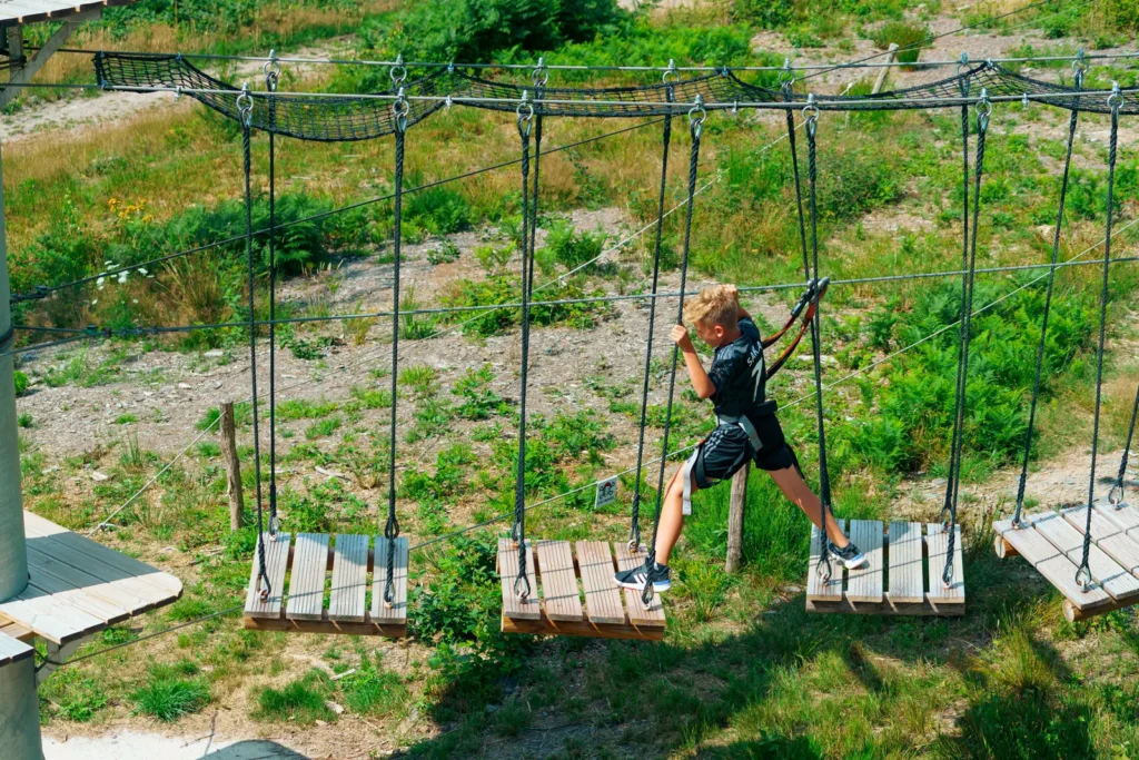 Passerelle en filets du parcours accrobranche