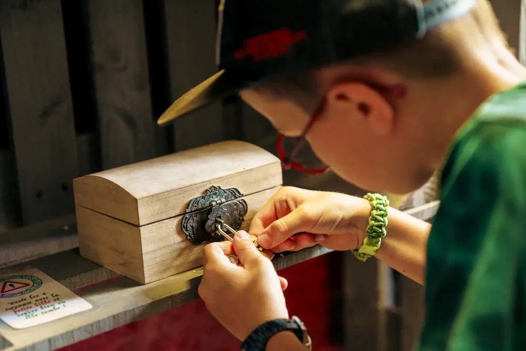 Opening a chest in the escape game